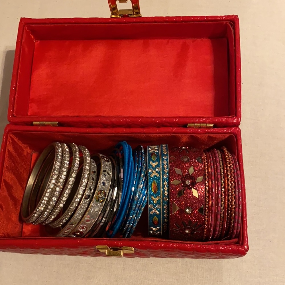40 pc bangles bracelet collection. Nwot. Unused